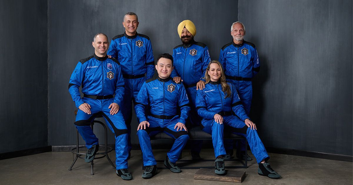 NS34l_AstronautPortrait-Crew.jpg